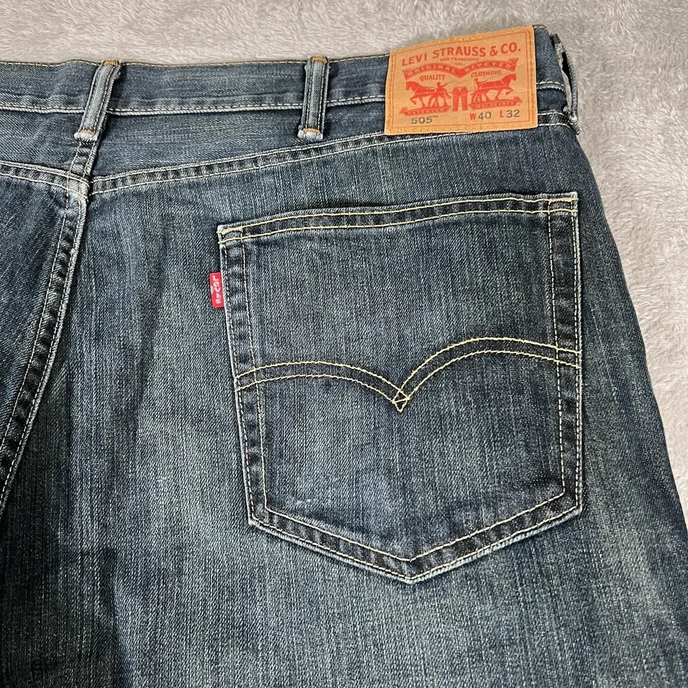 Levis Jeans‎ Mens 40x32 Blue 505 Medium Wash Straight Leg Zip Fly Denim Classic